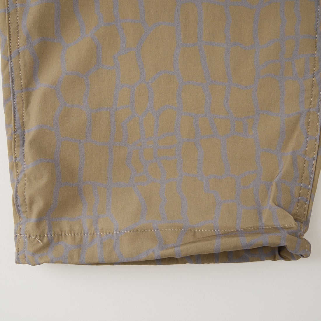 WILD THINGS [ワイルドシングス] エラスティックナイロン プリントラックスパンツ [WT26038AD] SPIDER BEG