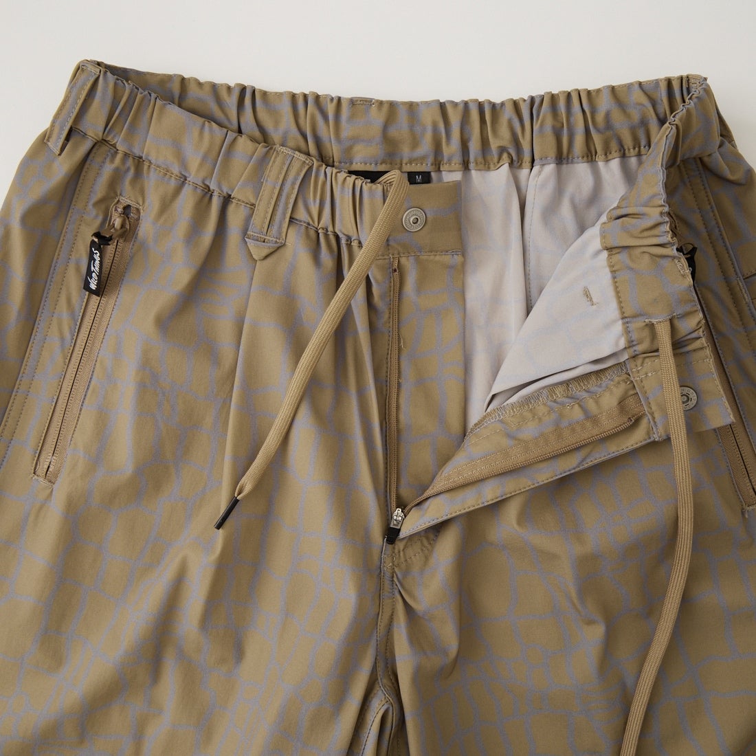 WILD THINGS [ワイルドシングス] エラスティックナイロン プリントラックスパンツ [WT26038AD] SPIDER BEG