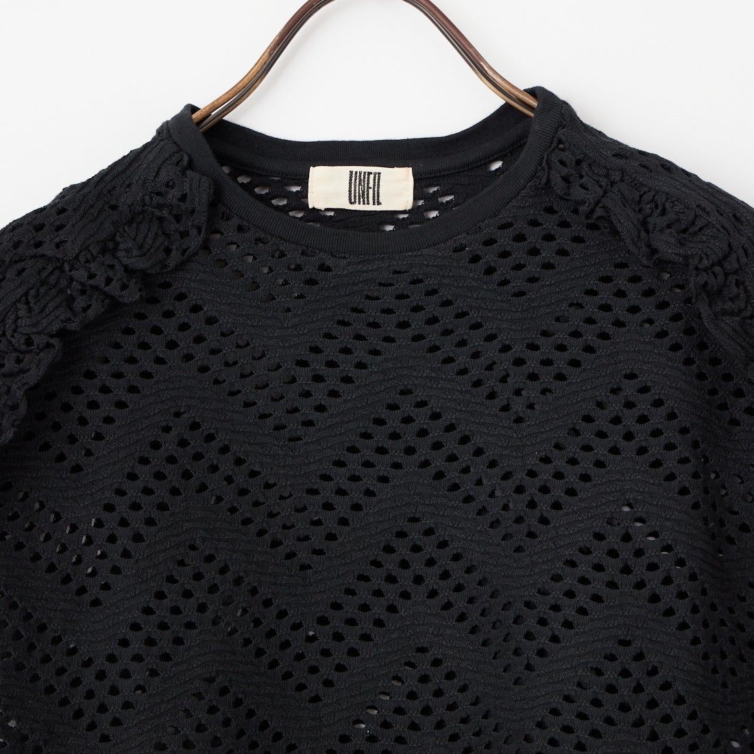 UNFIL [アンフィル] パターンメッシュ ラッフルスリーブレストップス [WXSP-UW130] WASH BLACK