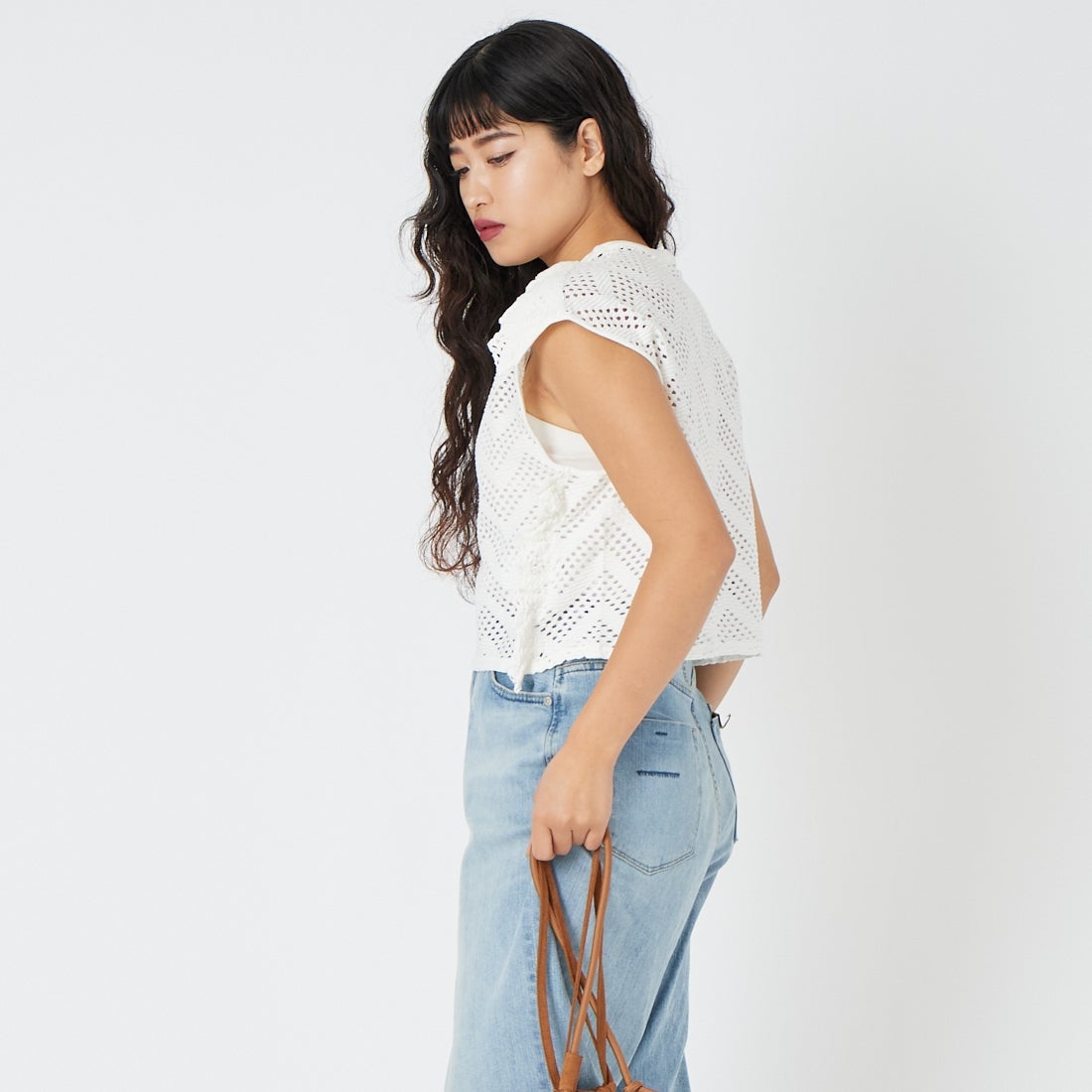 UNFIL [アンフィル] パターンメッシュ ラッフルスリーブレストップス [WXSP-UW130] OFF WHITE &&モデル身長：162cm 着用サイズ：1&&