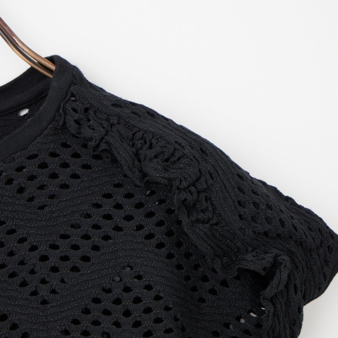 UNFIL [アンフィル] パターンメッシュ ラッフルスリーブレストップス [WXSP-UW130] WASH BLACK