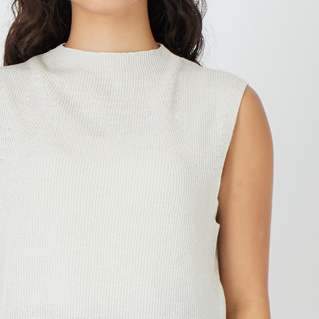 UNFIL [アンフィル] フレンチリネンリブニットベスト [WXSP-UW127] MIST &&モデル身長：162cm 着用サイズ：1&&