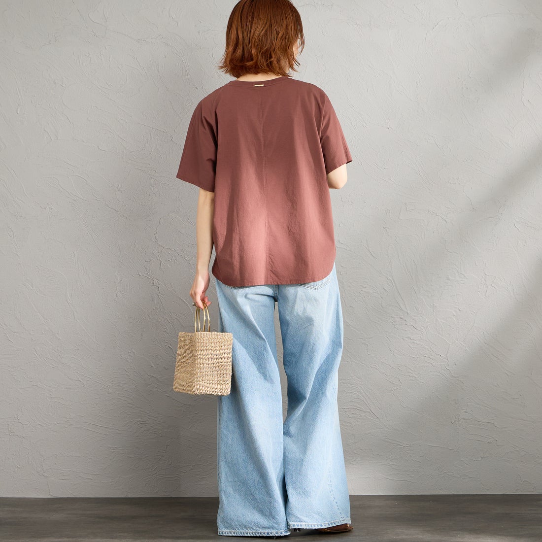 MICA&DEAL × JEANSFACTORY [マイカアンドディール × ジーンズファクトリー] 別注 ワイドシルエット MAREUGE プリントTシャツ [0126209175-JF] BROWN &&モデル身長：158cm 着用サイズ：F&&