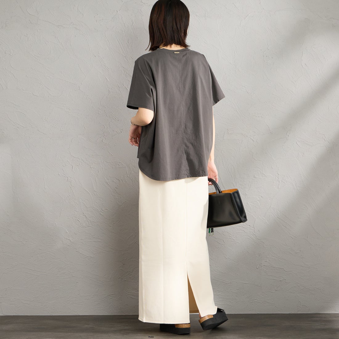 MICA&DEAL × JEANSFACTORY [マイカアンドディール × ジーンズファクトリー] 別注 ワイドシルエット MAREUGE プリントTシャツ [0126209175-JF] SUMIKURO &&モデル身長：160cm 着用サイズ：F&&