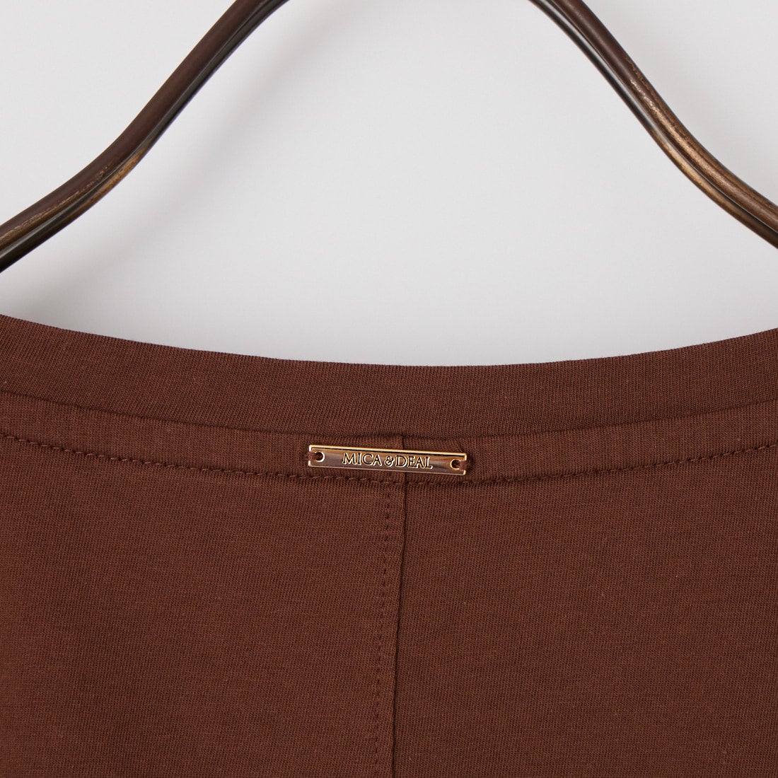 MICA&DEAL × JEANSFACTORY [マイカアンドディール × ジーンズファクトリー] 別注 ワイドシルエット MAREUGE プリントTシャツ [0126209175-JF] BROWN