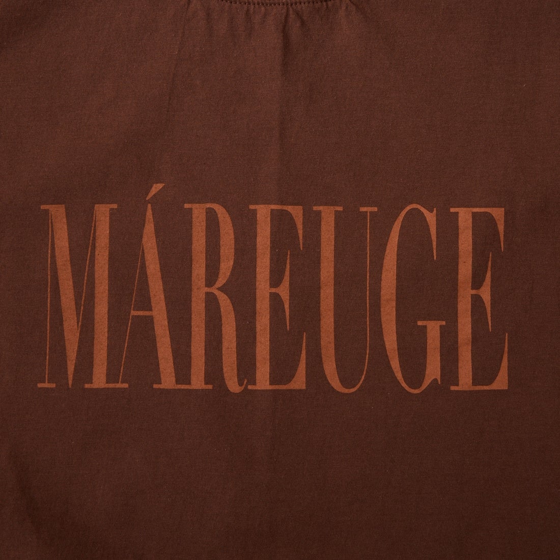 MICA&DEAL × JEANSFACTORY [マイカアンドディール × ジーンズファクトリー] 別注 ワイドシルエット MAREUGE プリントTシャツ [0126209175-JF] BROWN