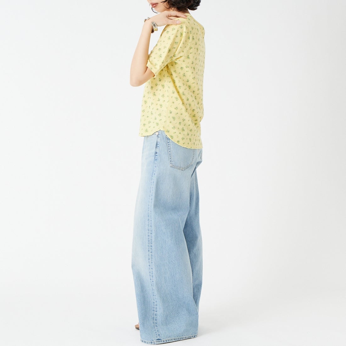 JE MORGAN [ジェイイーモーガン] ピグメントワッフル花柄 ハーフスリーブプルオーバー [JG047-29S] 63 YELLOW &&モデル身長：162cm 着用サイズ：F&&