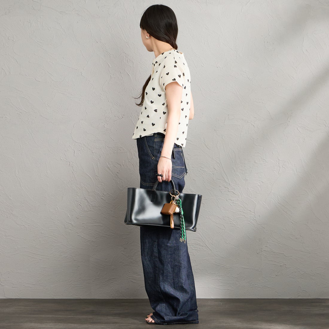 JE MORGAN [ジェイイーモーガン] 別注 ワッフル ヘンリーネックTシャツ [JG120-29S-JF] 08 BLACK &&モデル身長：150cm 着用サイズ：F&&