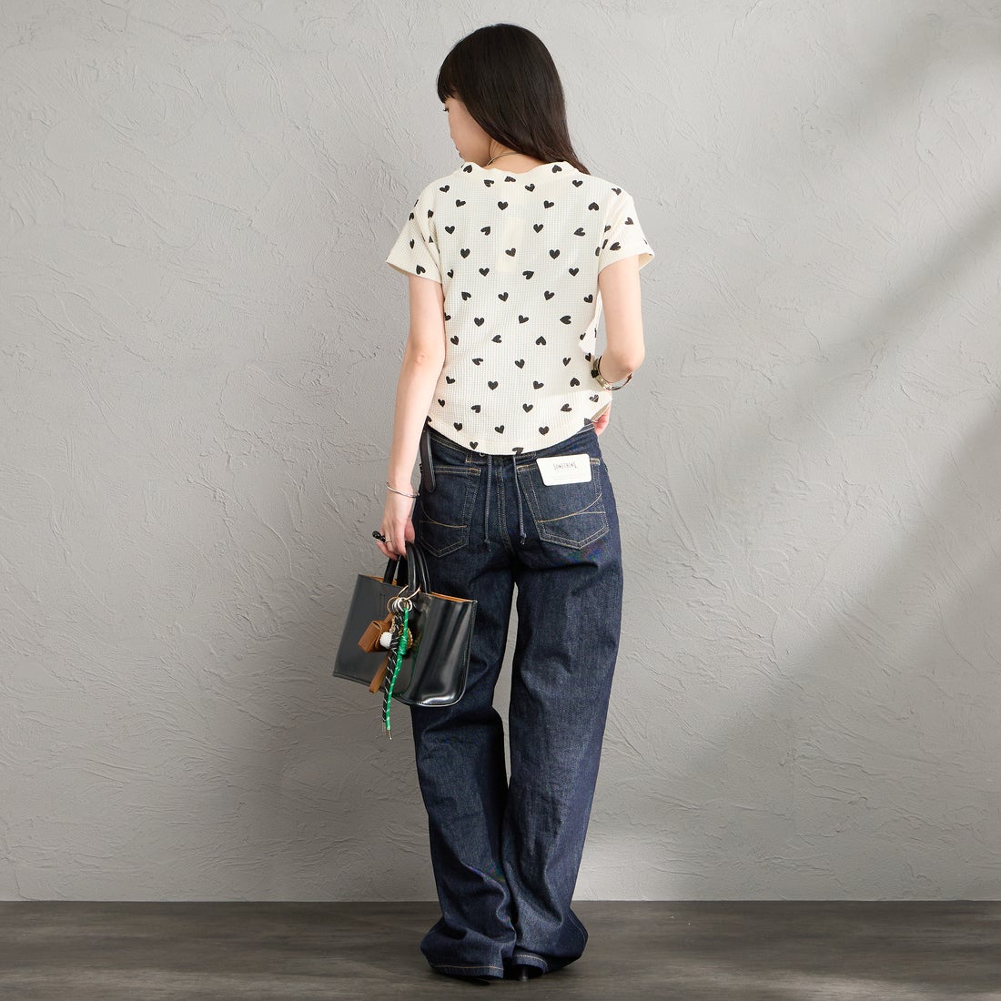 JE MORGAN [ジェイイーモーガン] 別注 ワッフル ヘンリーネックTシャツ [JG120-29S-JF] 08 BLACK &&モデル身長：150cm 着用サイズ：F&&