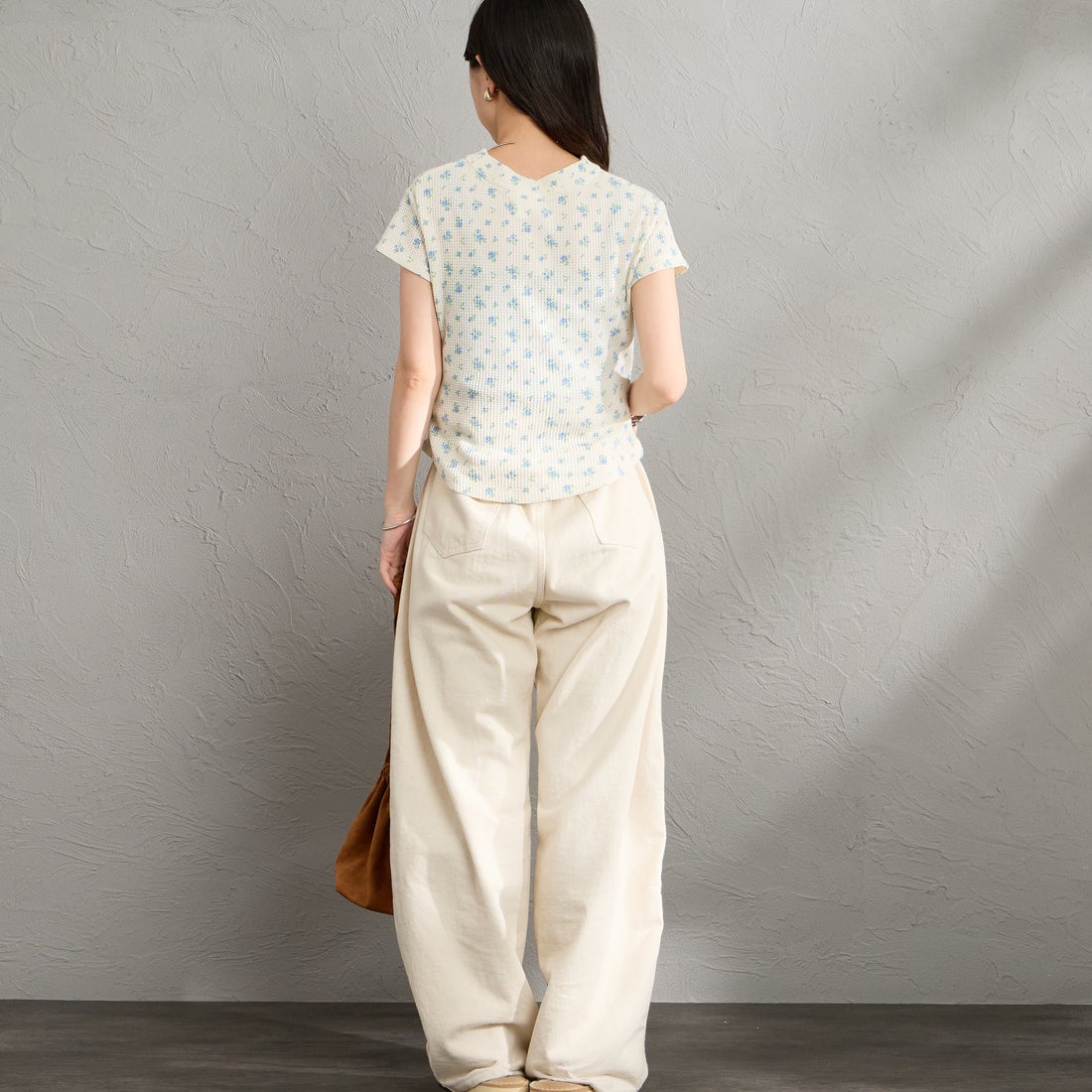 JE MORGAN [ジェイイーモーガン] 別注 ワッフル ヘンリーネックTシャツ [JG120-29S-JF] 84 BLUE &&モデル身長：150cm 着用サイズ：F&&