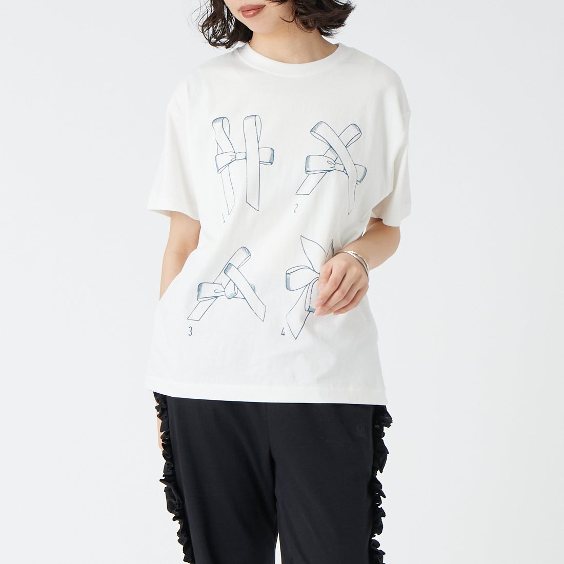 RhodolirioN [ロドリリオン] メイキングリボン プリントTシャツ [SW1058] A WHITE &&モデル身長：162cm 着用サイズ：0&&