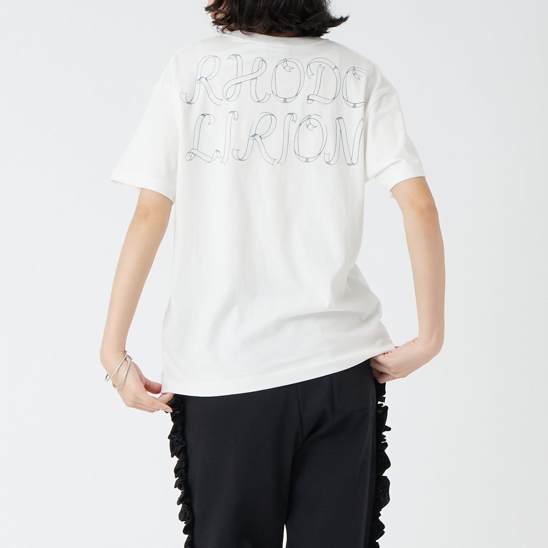 RhodolirioN [ロドリリオン] メイキングリボン プリントTシャツ [SW1058] A WHITE &&モデル身長：162cm 着用サイズ：0&&