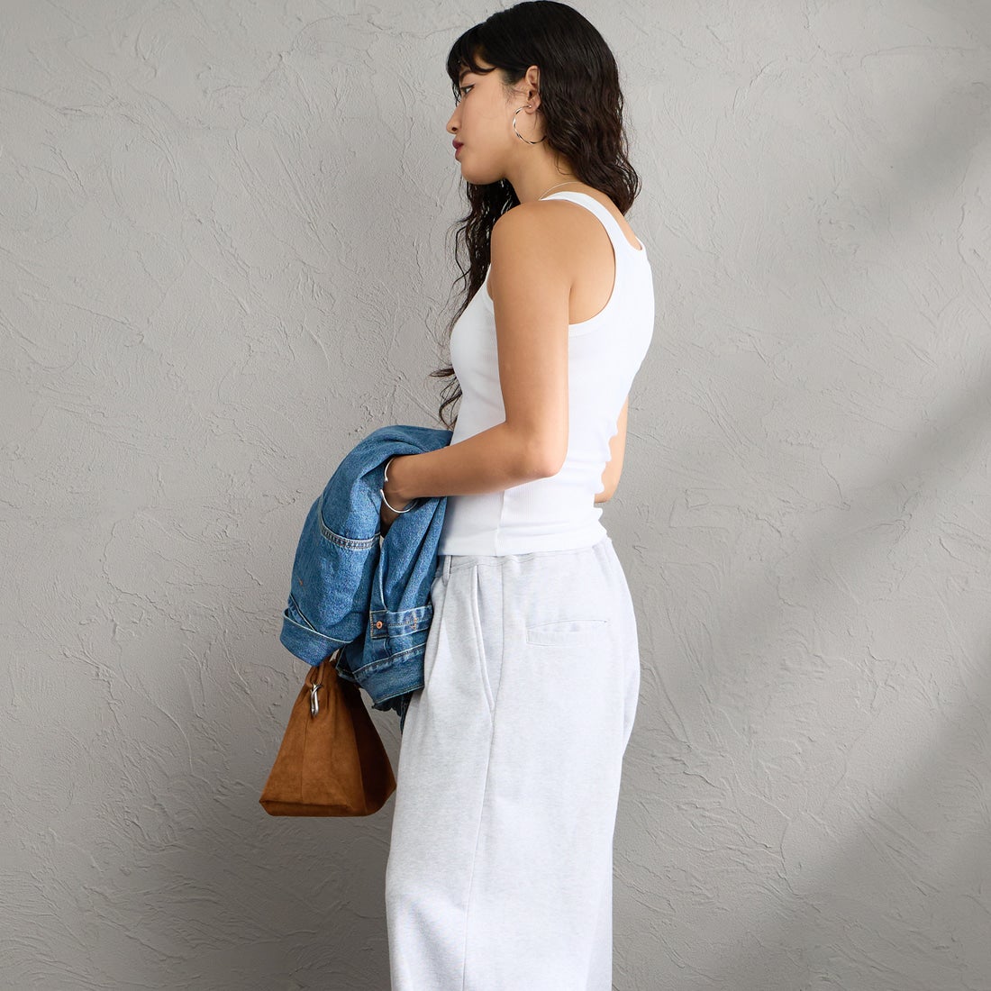 Calvin Klein [カルバンクライン] リブグラフィック タンクトップ [47F816G] YAF &&モデル身長：162cm 着用サイズ：XS&&