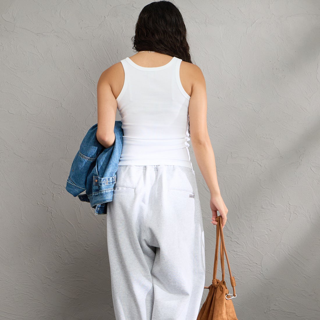 Calvin Klein [カルバンクライン] リブグラフィック タンクトップ [47F816G] YAF &&モデル身長：162cm 着用サイズ：XS&&