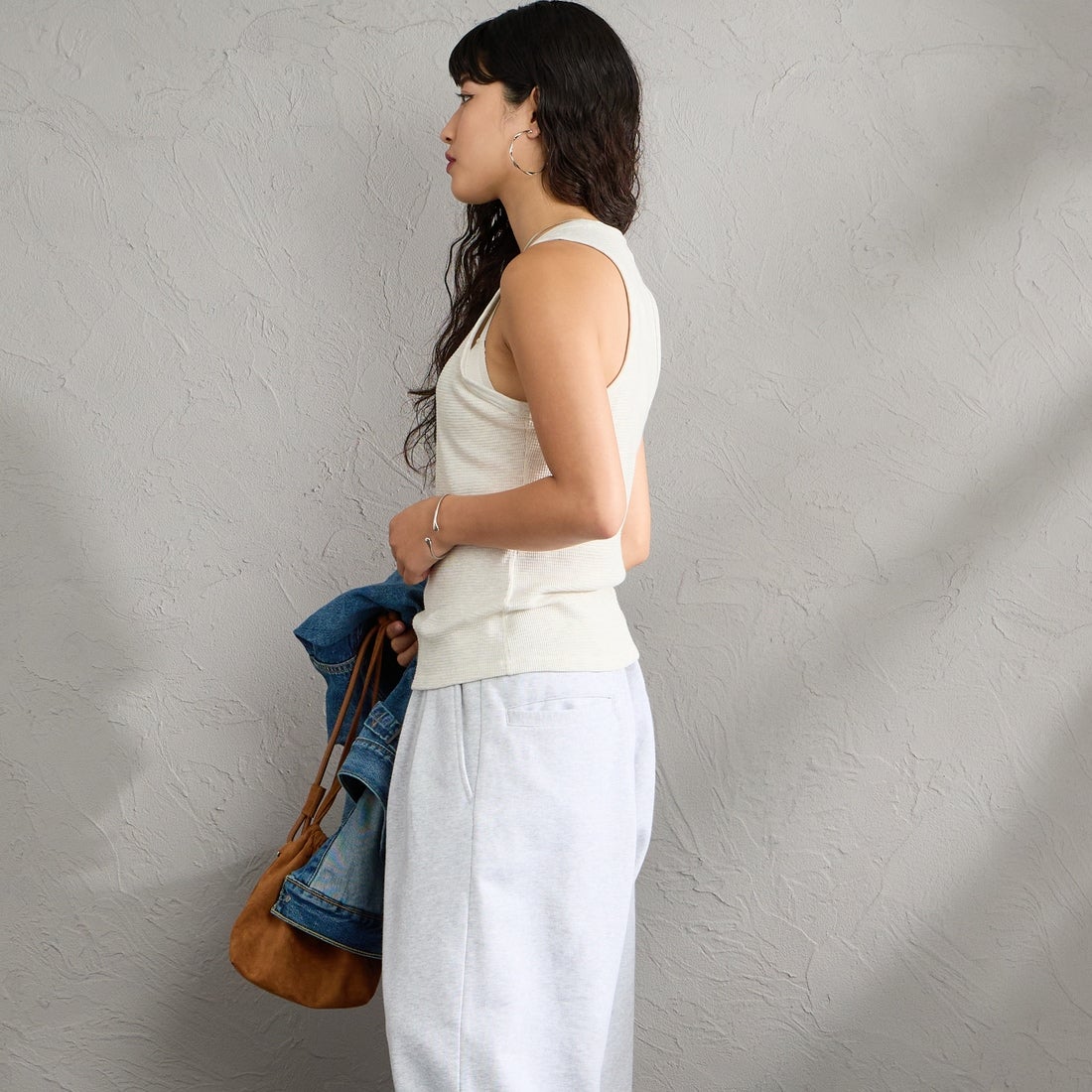 Calvin Klein [カルバンクライン] モノグラムロゴワッペン ワッフル レーサータンク [47F232G] P4P &&モデル身長：162cm 着用サイズ：S&&