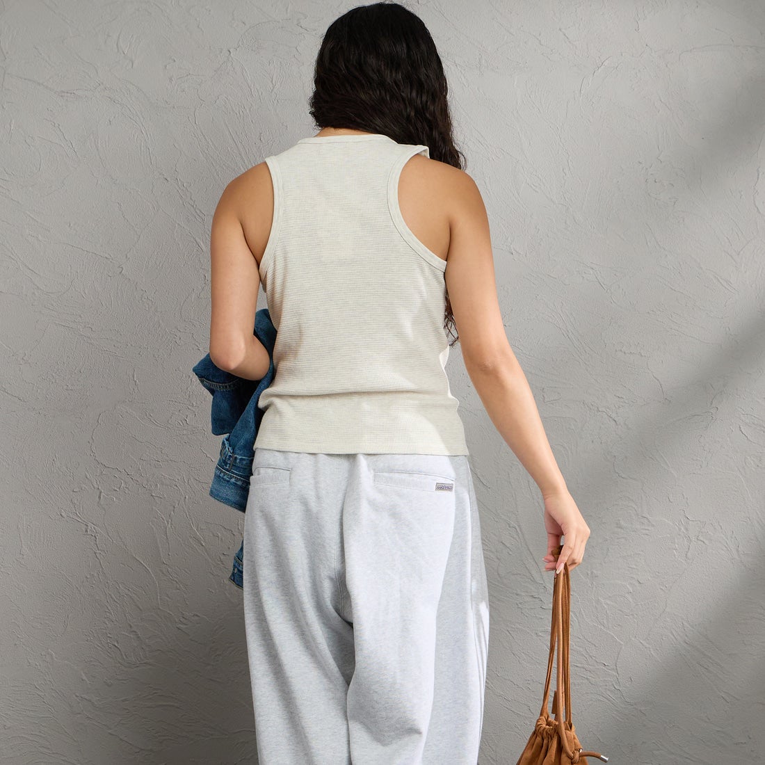 Calvin Klein [カルバンクライン] モノグラムロゴワッペン ワッフル レーサータンク [47F232G] P4P &&モデル身長：162cm 着用サイズ：S&&