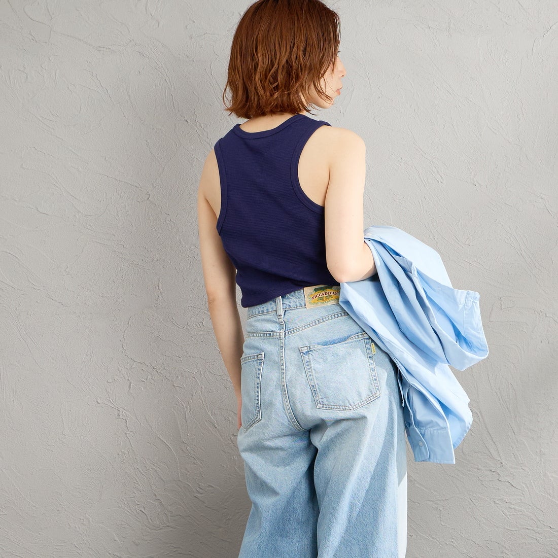 Calvin Klein [カルバンクライン] モノグラムロゴワッペン ワッフル レーサータンク [47F232G] 9EI &&モデル身長：158cm 着用サイズ：S&&