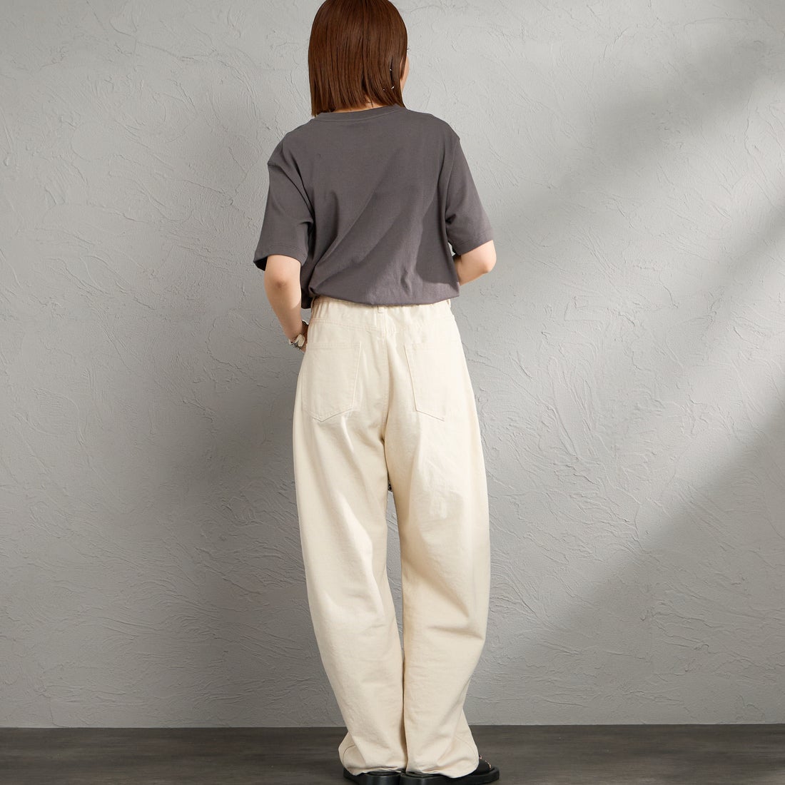DANTON [ダントン] ショート丈 無地 半袖Tシャツ [DT-C0404CJJ] COAL GREY &&モデル身長：159cm 着用サイズ：M&&