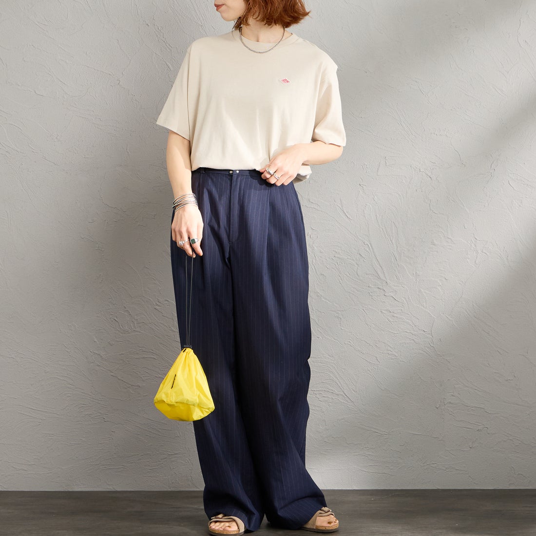 DANTON [ダントン] ショート丈 無地 半袖Tシャツ [DT-C0404CJJ] GREIGE &&モデル身長：158cm 着用サイズ：M&&