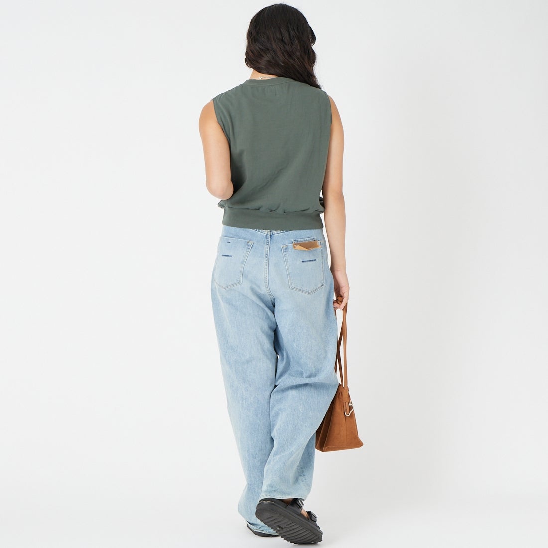blurhms ROOTSTOCK [ブラームス ルーツストック] クラシックヘムリブ ノースリーブ [BROOTS26S001W] 03 KHAKIBL &&モデル身長：162cm 着用サイズ：0&&