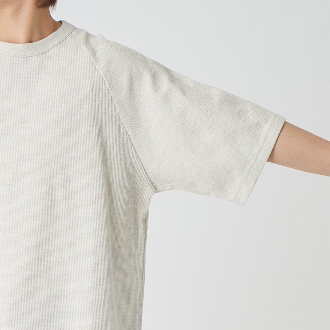 blurhms ROOTSTOCK [ブラームス ルーツストック] ラフ＆スムース サーマル ラグランTシャツ [BROOTS24S21S26] 02 H.OATME &&モデル身長：177cm 着用サイズ：2&&