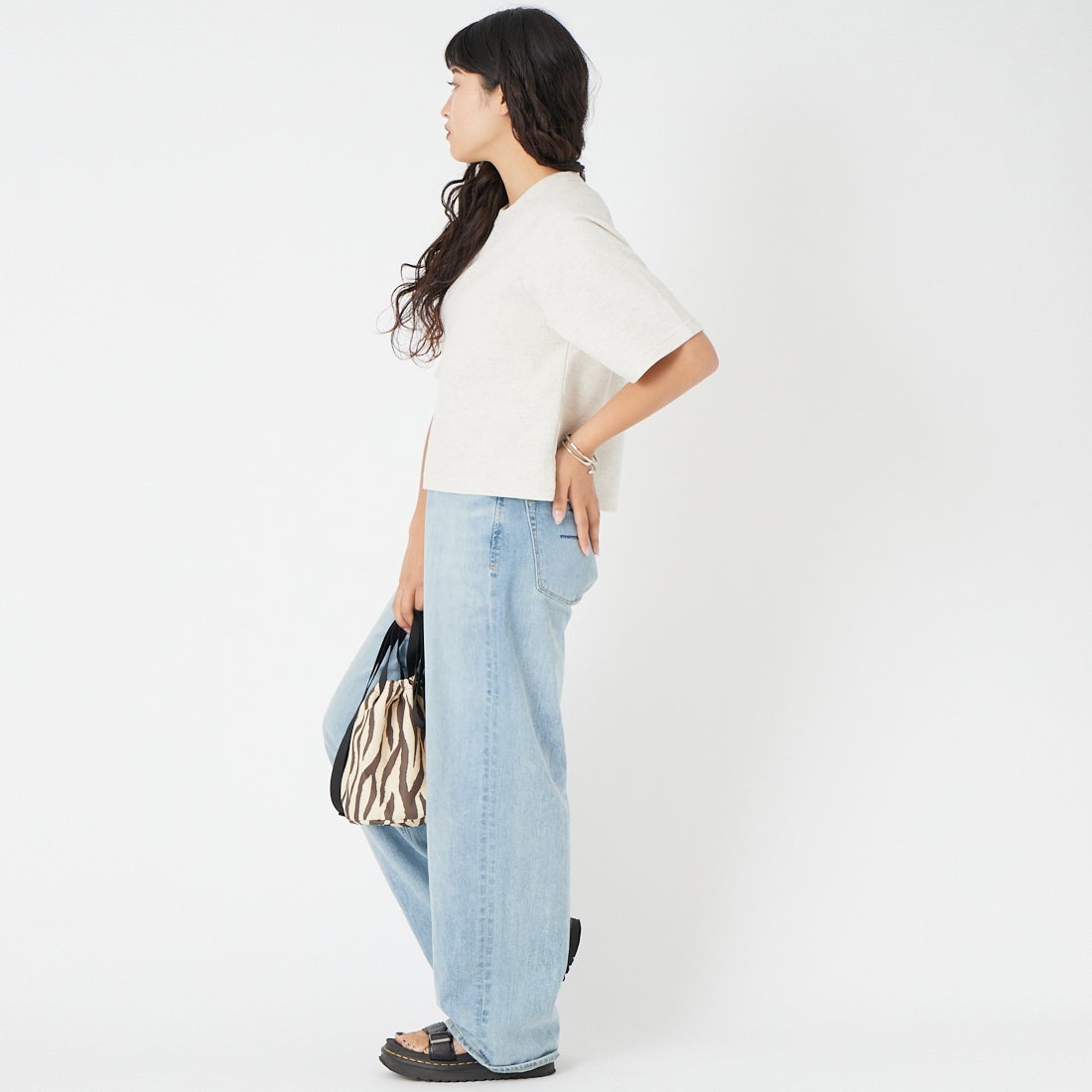 blurhms ROOTSTOCK [ブラームス ルーツストック] ラフ＆スムース サーマル ラグランTシャツ [BROOTS24S21S26] 02 H.OATME &&モデル身長：162cm 着用サイズ：0&&