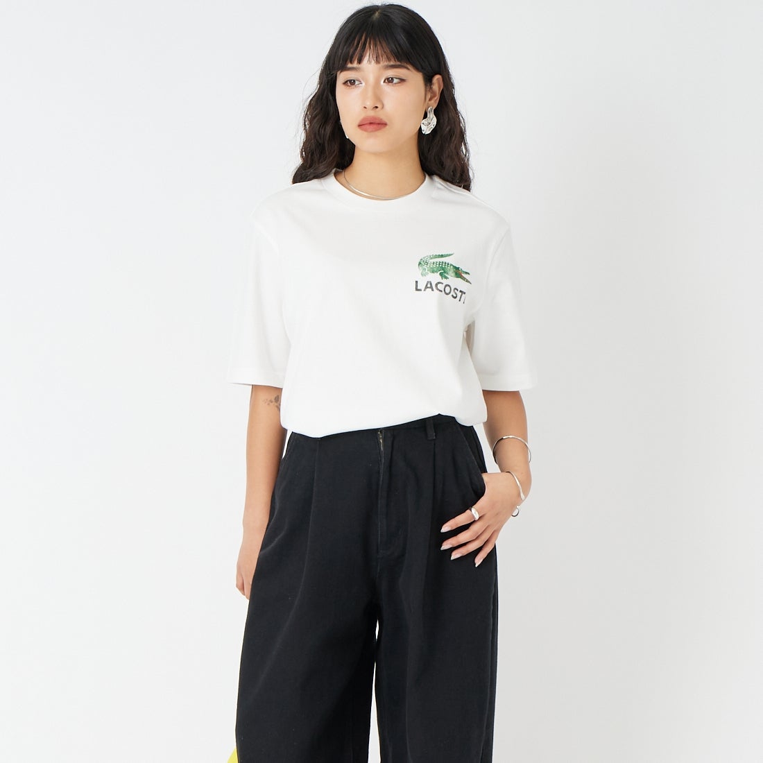 LACOSTE [ラコステ] ビンテージロゴ Tシャツ [TH9425] 70V FLOUR &&モデル身長：162cm 着用サイズ：2&&