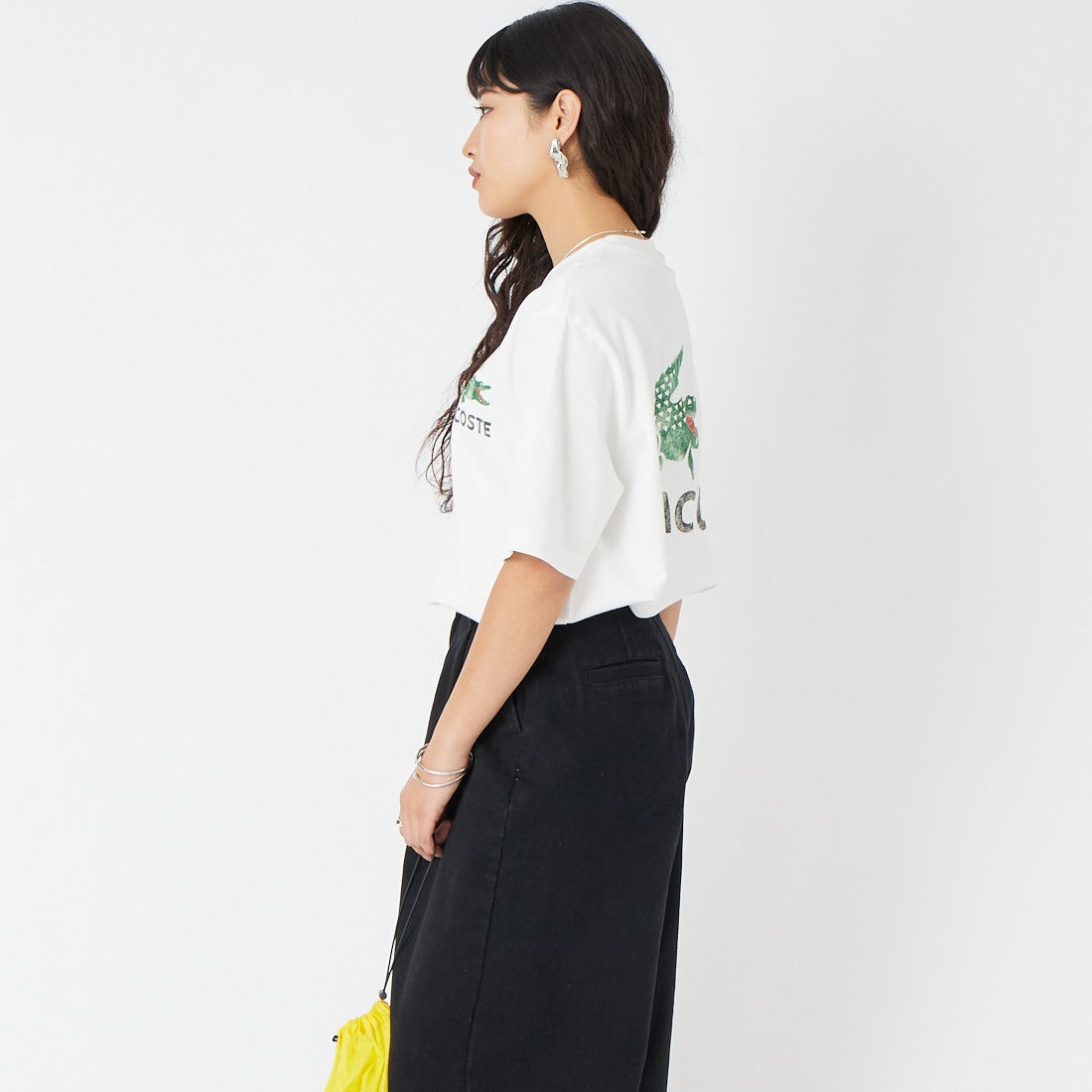 LACOSTE [ラコステ] ビンテージロゴ Tシャツ [TH9425] 70V FLOUR &&モデル身長：162cm 着用サイズ：2&&
