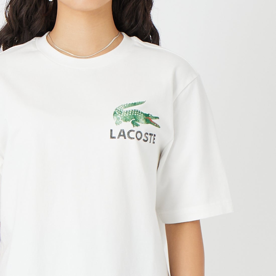 LACOSTE [ラコステ] ビンテージロゴ Tシャツ [TH9425] 70V FLOUR &&モデル身長：162cm 着用サイズ：2&&