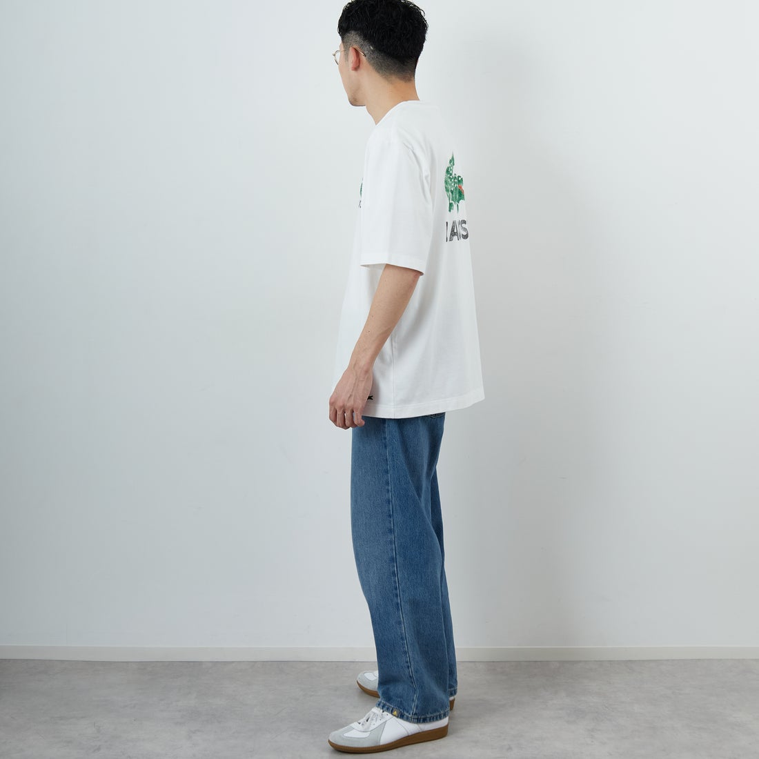 LACOSTE [ラコステ] ビンテージロゴ Tシャツ [TH9425] 70V FLOUR &&モデル身長：168cm 着用サイズ：4&&