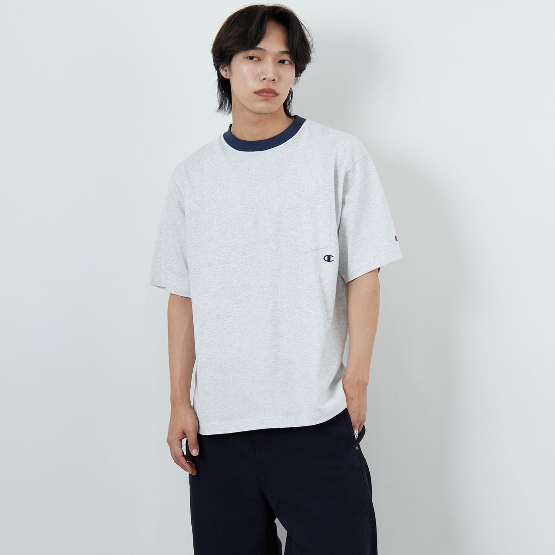 Champion [チャンピオン] 別注 スリーアイコン ロゴ刺繍ポケットT