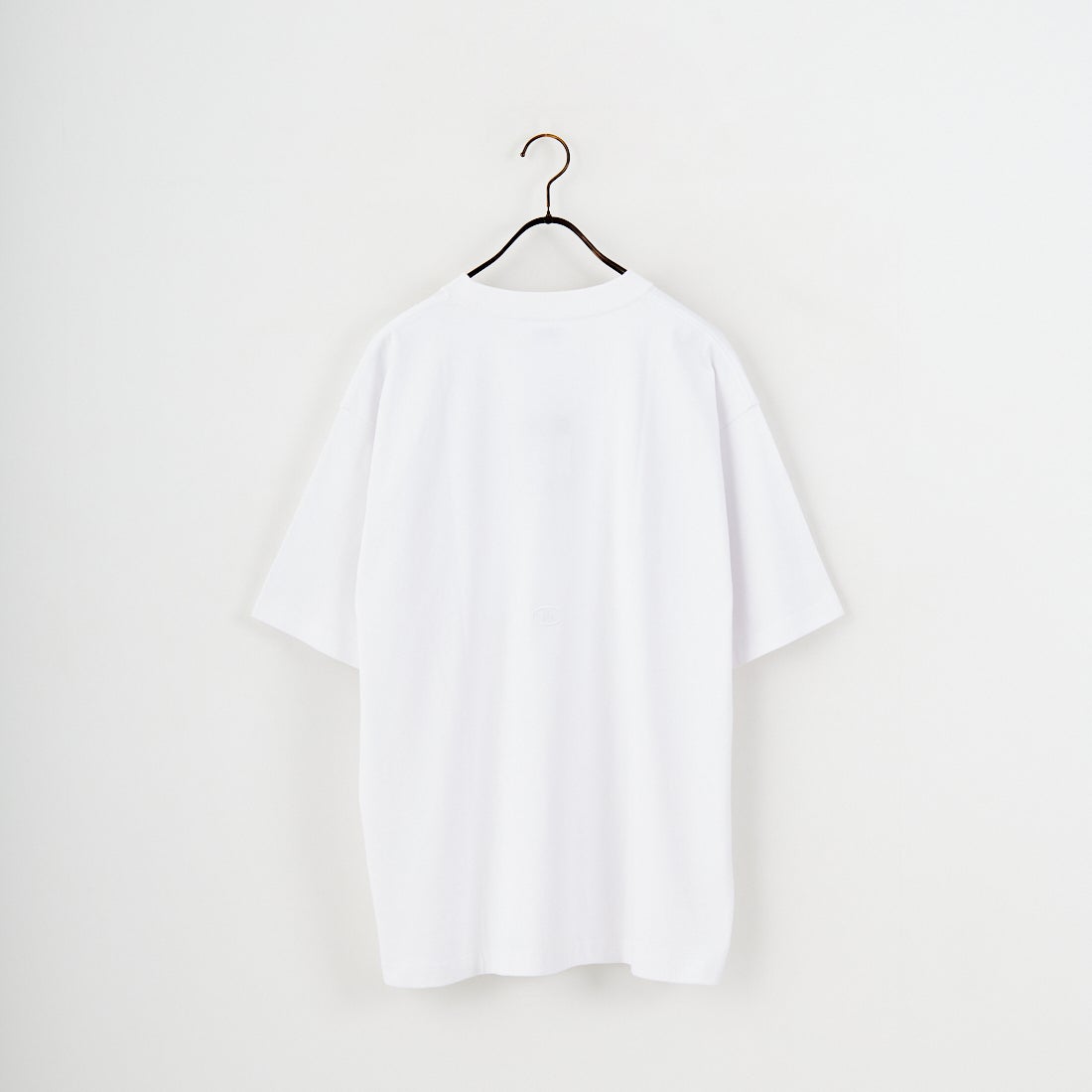 Champion [チャンピオン] 別注 スリーアイコン ロゴ刺繍ポケットTシャツ [C8-D334-JF] 010 WHITE