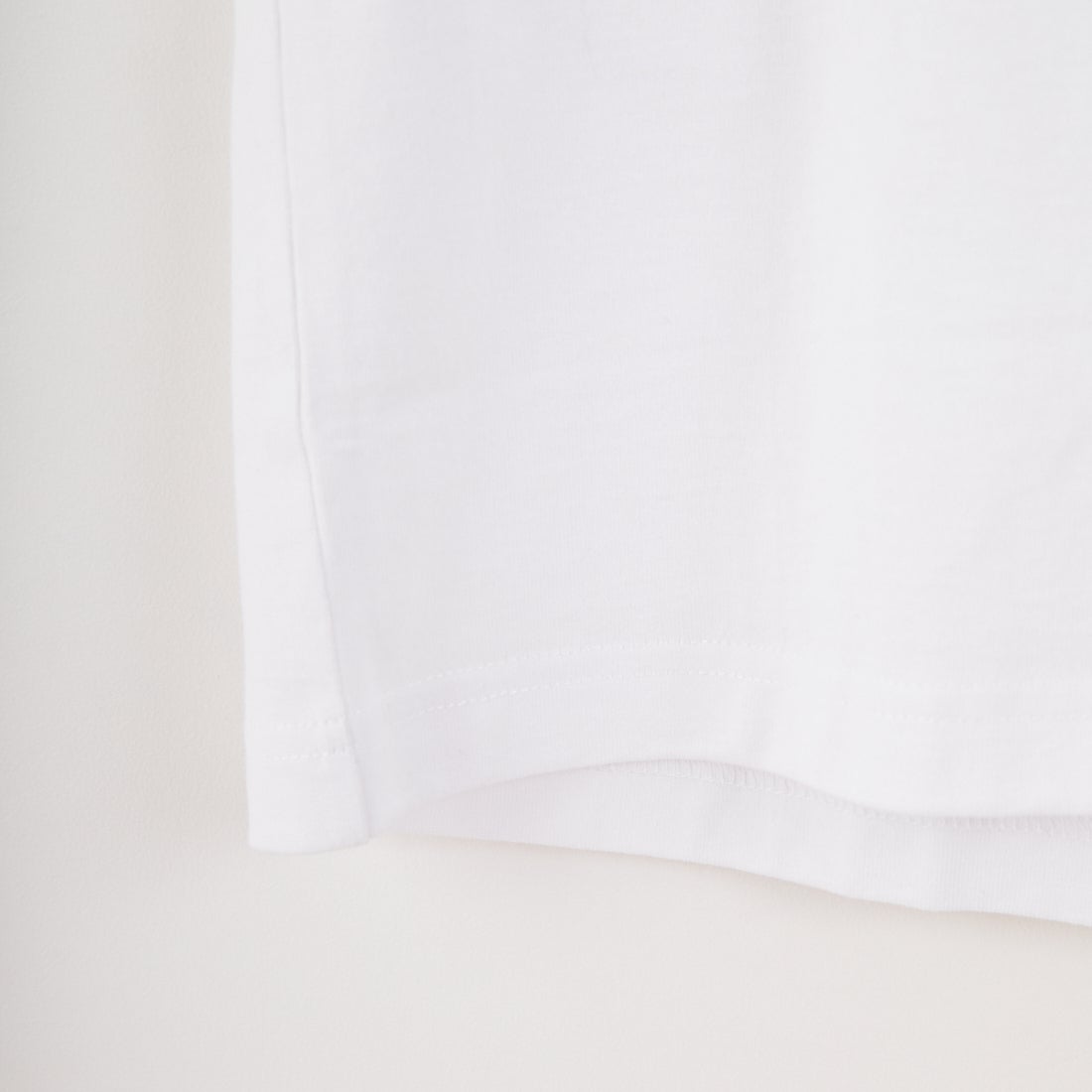 Champion [チャンピオン] 別注 スリーアイコン ロゴ刺繍ポケットTシャツ [C8-D334-JF] 010 WHITE