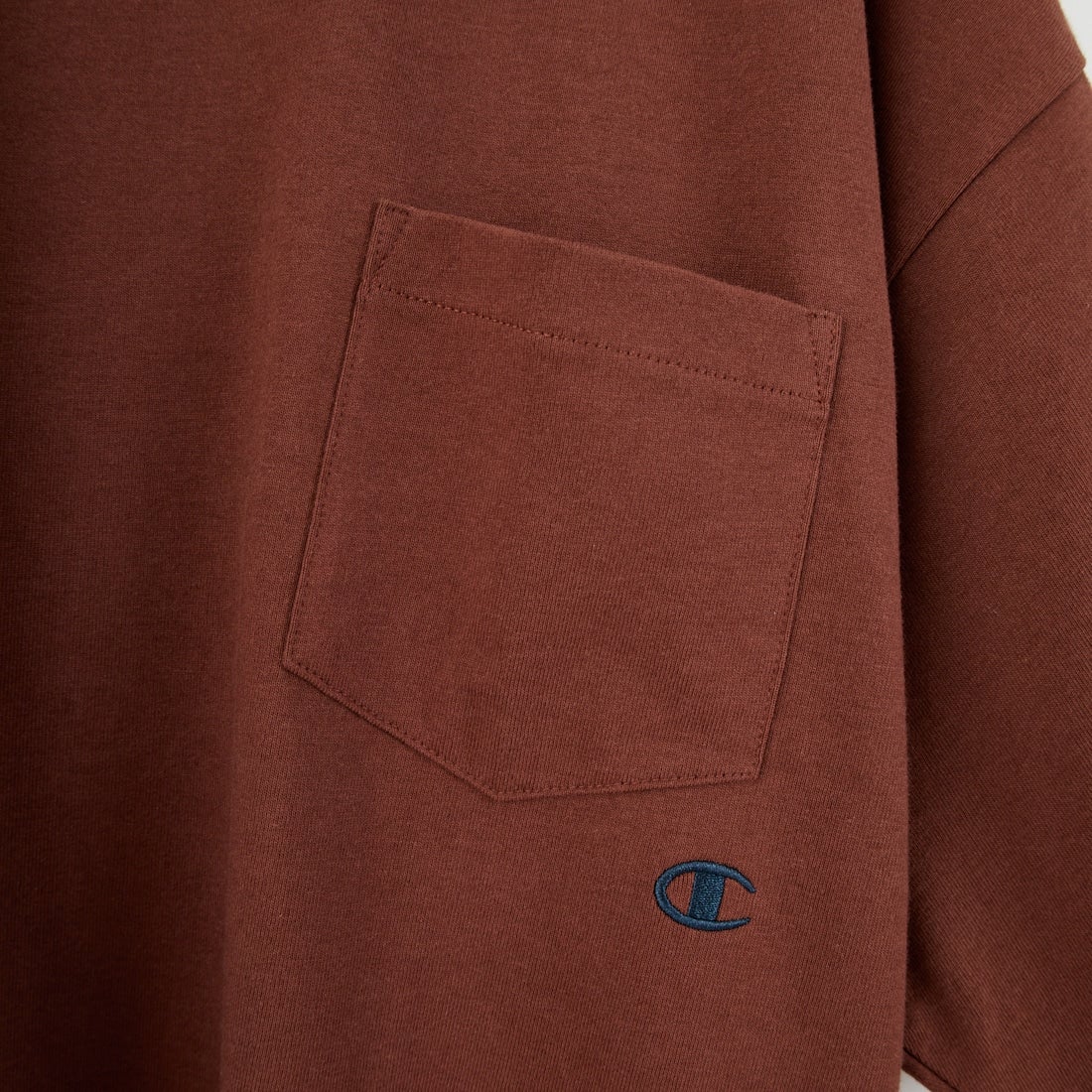 Champion [チャンピオン] 別注 スリーアイコン ロゴ刺繍ポケットTシャツ [C8-D334-JF] 865 M.BROW