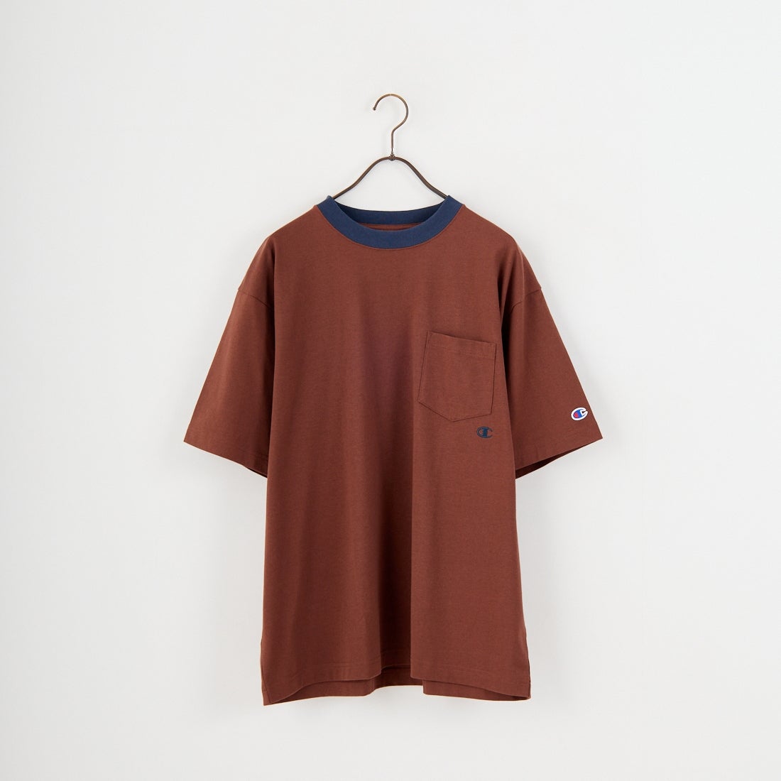 Champion [チャンピオン] 別注 スリーアイコン ロゴ刺繍ポケットTシャツ [C8-D334-JF] 865 M.BROW