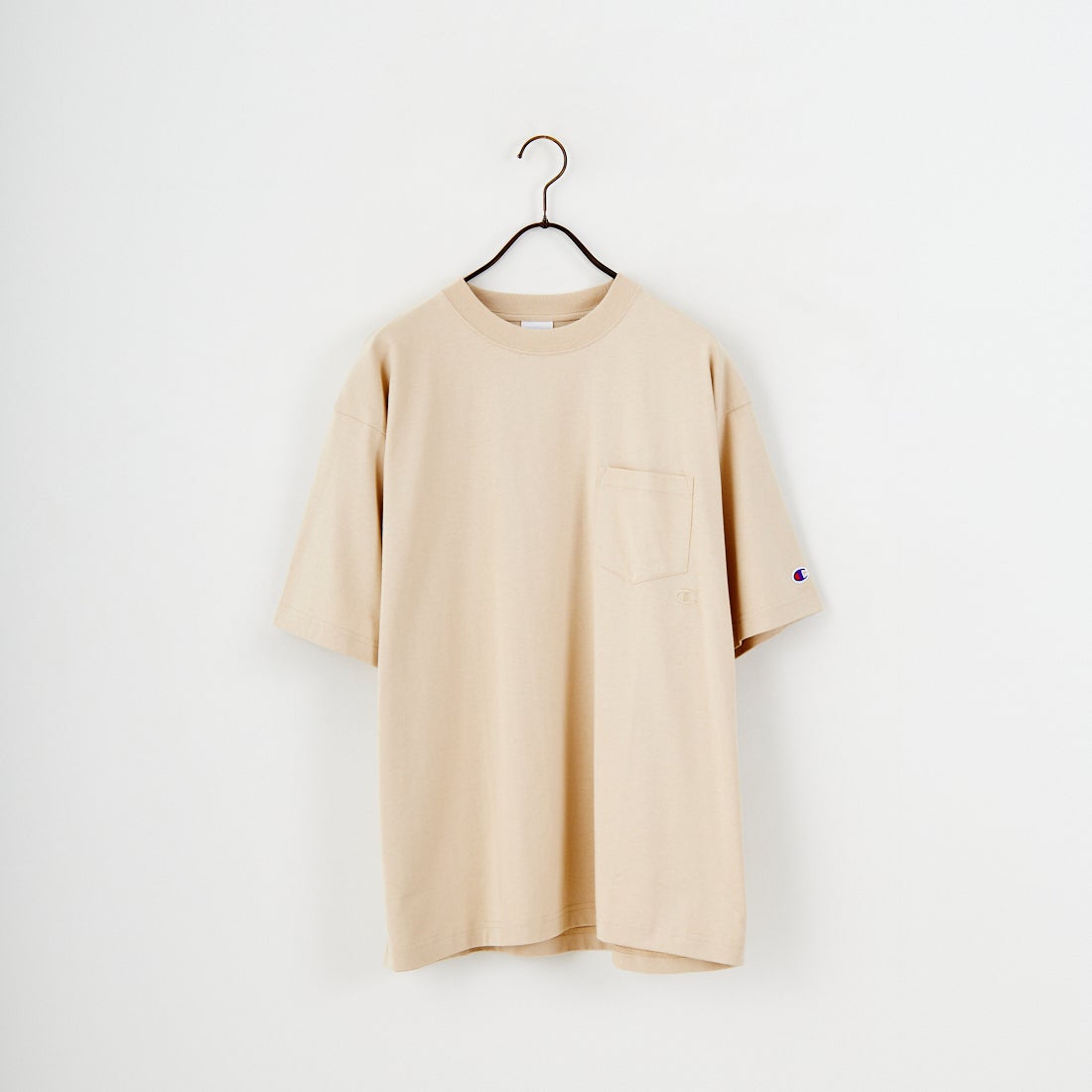 Champion [チャンピオン] 別注 スリーアイコン ロゴ刺繍ポケットTシャツ [C8-D334-JF] 790 PUTTY