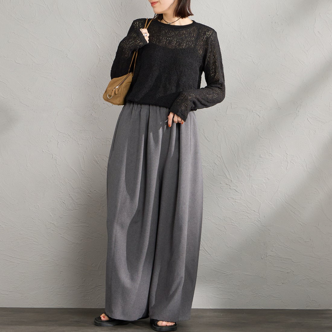 mizuiro ind [ミズイロインド] レースクルーネックTシャツ [1-210080] 99 BLACK &&モデル身長：160cm 着用サイズ：F&&