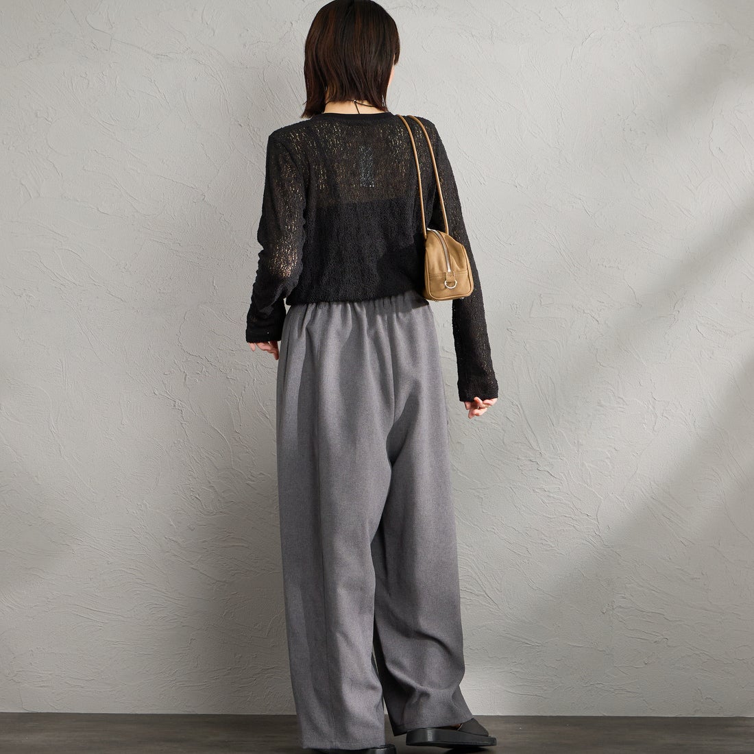 mizuiro ind [ミズイロインド] レースクルーネックTシャツ [1-210080] 99 BLACK &&モデル身長：160cm 着用サイズ：F&&