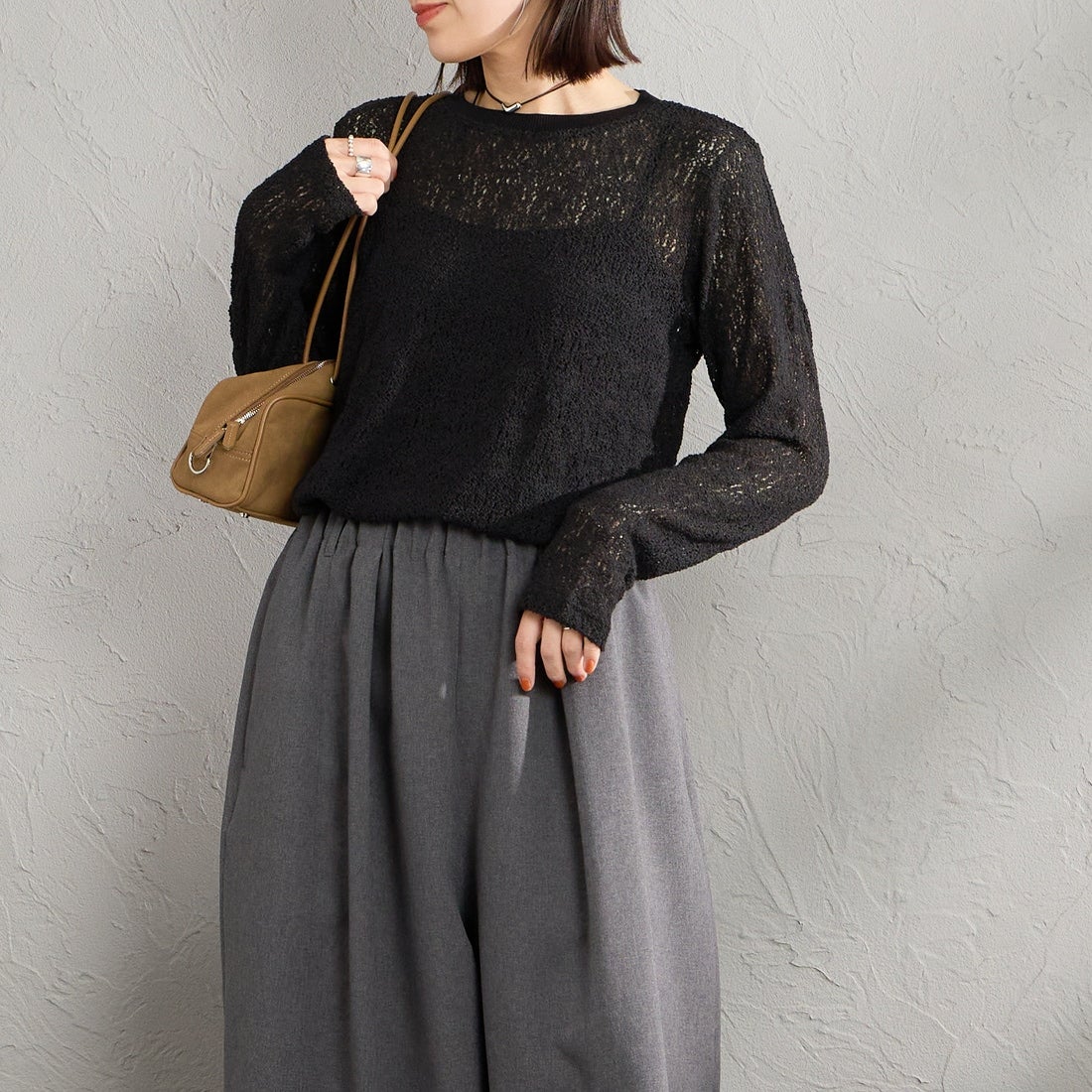 mizuiro ind [ミズイロインド] レースクルーネックTシャツ [1-210080] 99 BLACK &&モデル身長：160cm 着用サイズ：F&&