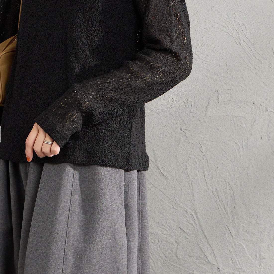 mizuiro ind [ミズイロインド] レースクルーネックTシャツ [1-210080] 99 BLACK &&モデル身長：160cm 着用サイズ：F&&