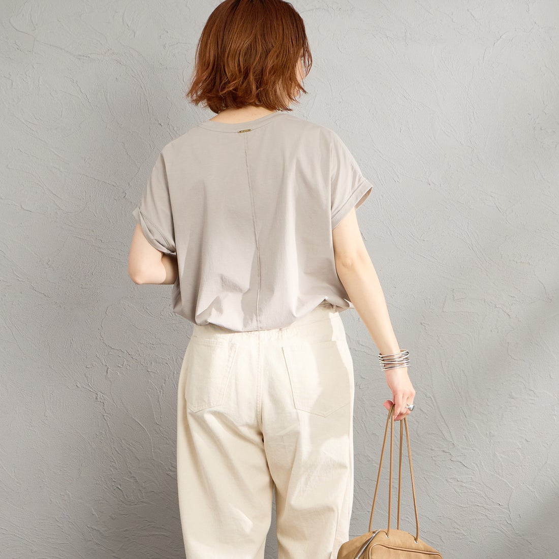 MICA&DEAL × JEANSFACTORY [マイカアンドディール × ジーンズファクトリー] 別注 フレンチスリーブ フォトプリントTシャツ [0126209177-JF] GREIGE &&モデル身長：158cm 着用サイズ：F&&