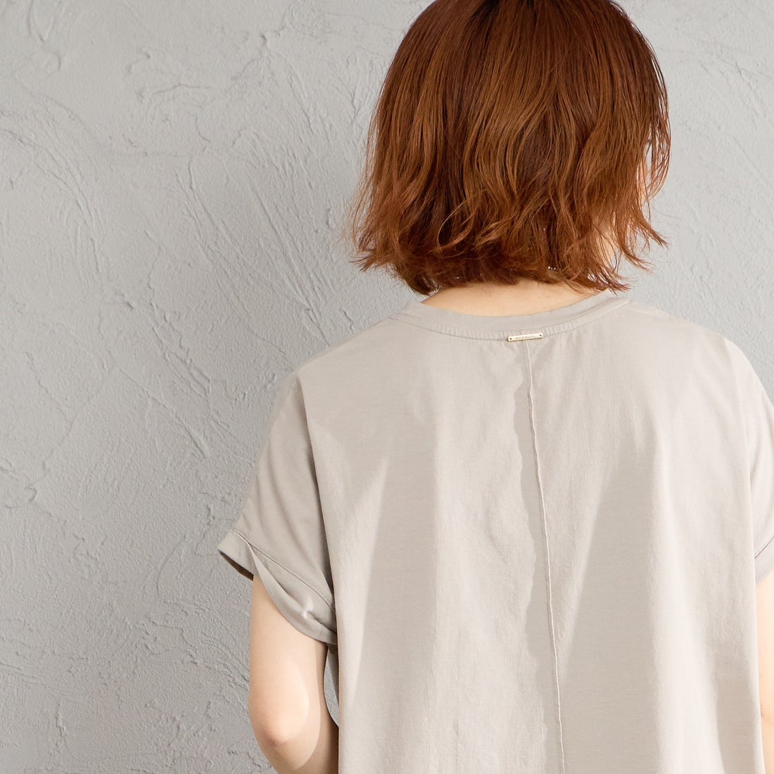 MICA&DEAL × JEANSFACTORY [マイカアンドディール × ジーンズファクトリー] 別注 フレンチスリーブ フォトプリントTシャツ [0126209177-JF] GREIGE &&モデル身長：158cm 着用サイズ：F&&