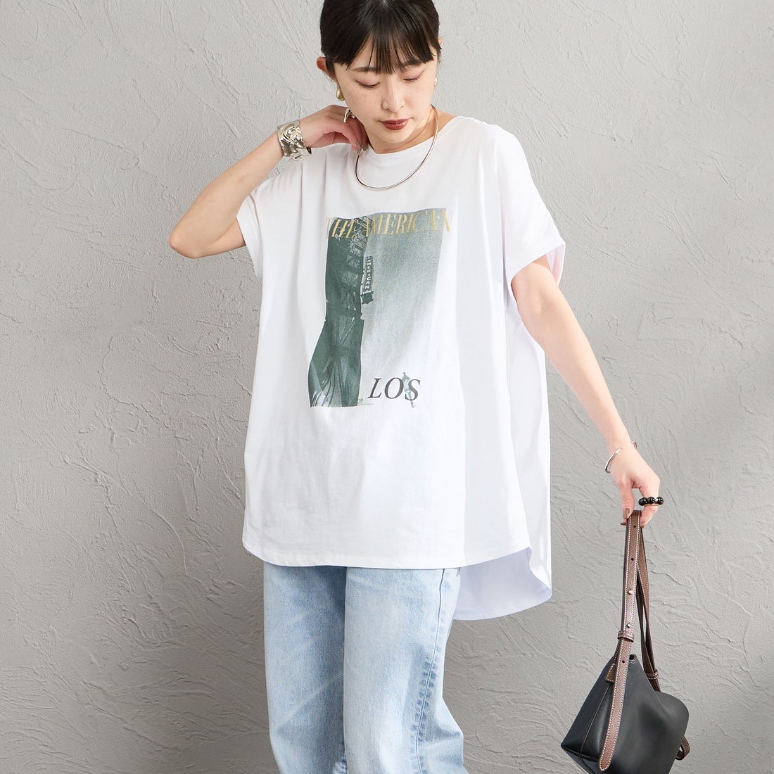 MICA&DEAL × JEANSFACTORY [マイカアンドディール × ジーンズファクトリー] 別注 フレンチスリーブ フォトプリントTシャツ [0126209177-JF] WHITE &&モデル身長：150cm 着用サイズ：F&&