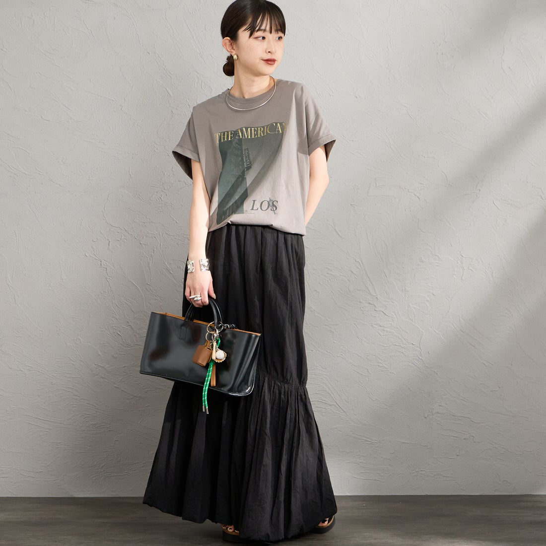 MICA&DEAL × JEANSFACTORY [マイカアンドディール × ジーンズファクトリー] 別注 フレンチスリーブ フォトプリントTシャツ [0126209177-JF] CHARCOAL &&モデル身長：150cm 着用サイズ：F&&