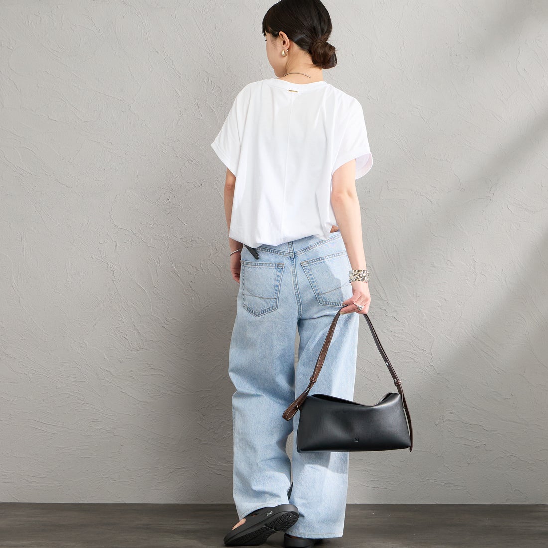 MICA&DEAL × JEANSFACTORY [マイカアンドディール × ジーンズファクトリー] 別注 フレンチスリーブ フォトプリントTシャツ [0126209178-JF] WHITE &&モデル身長：150cm 着用サイズ：F&&