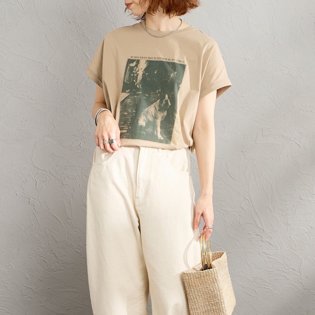 MICA&DEAL × JEANSFACTORY [マイカアンドディール × ジーンズファクトリー] 別注 フレンチスリーブ フォトプリントTシャツ [0126209178-JF] BEIGE &&モデル身長：158cm 着用サイズ：F&&