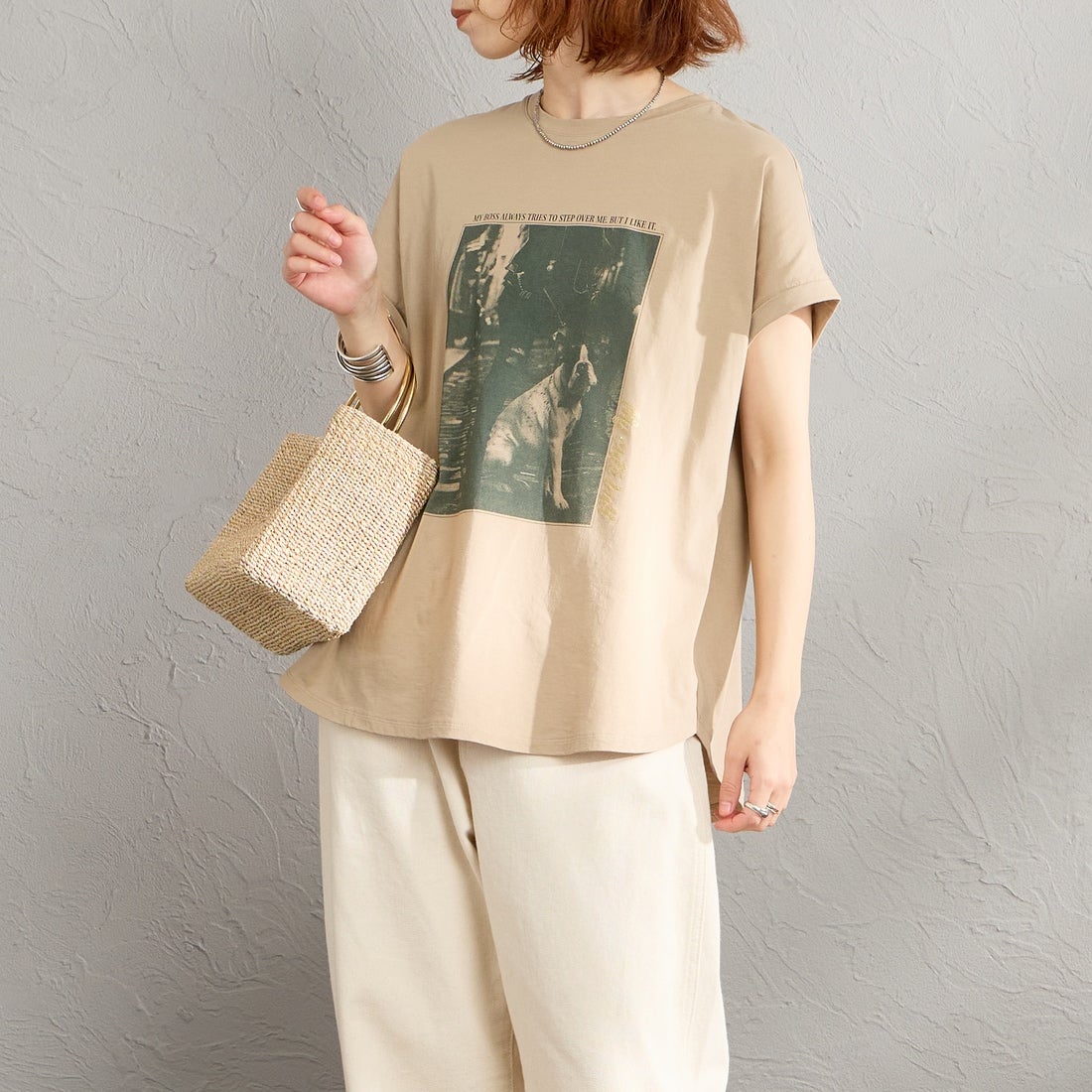 MICA&DEAL × JEANSFACTORY [マイカアンドディール × ジーンズファクトリー] 別注 フレンチスリーブ フォトプリントTシャツ [0126209178-JF] BEIGE &&モデル身長：158cm 着用サイズ：F&&
