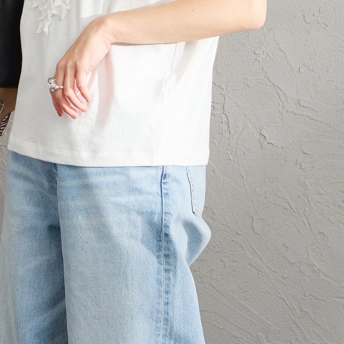 mizuiro ind [ミズイロインド] フレンチスリーブフリルプルオーバー [1-210082] 11 OFF WHI&&モデル身長：158cm 着用サイズ：F&&