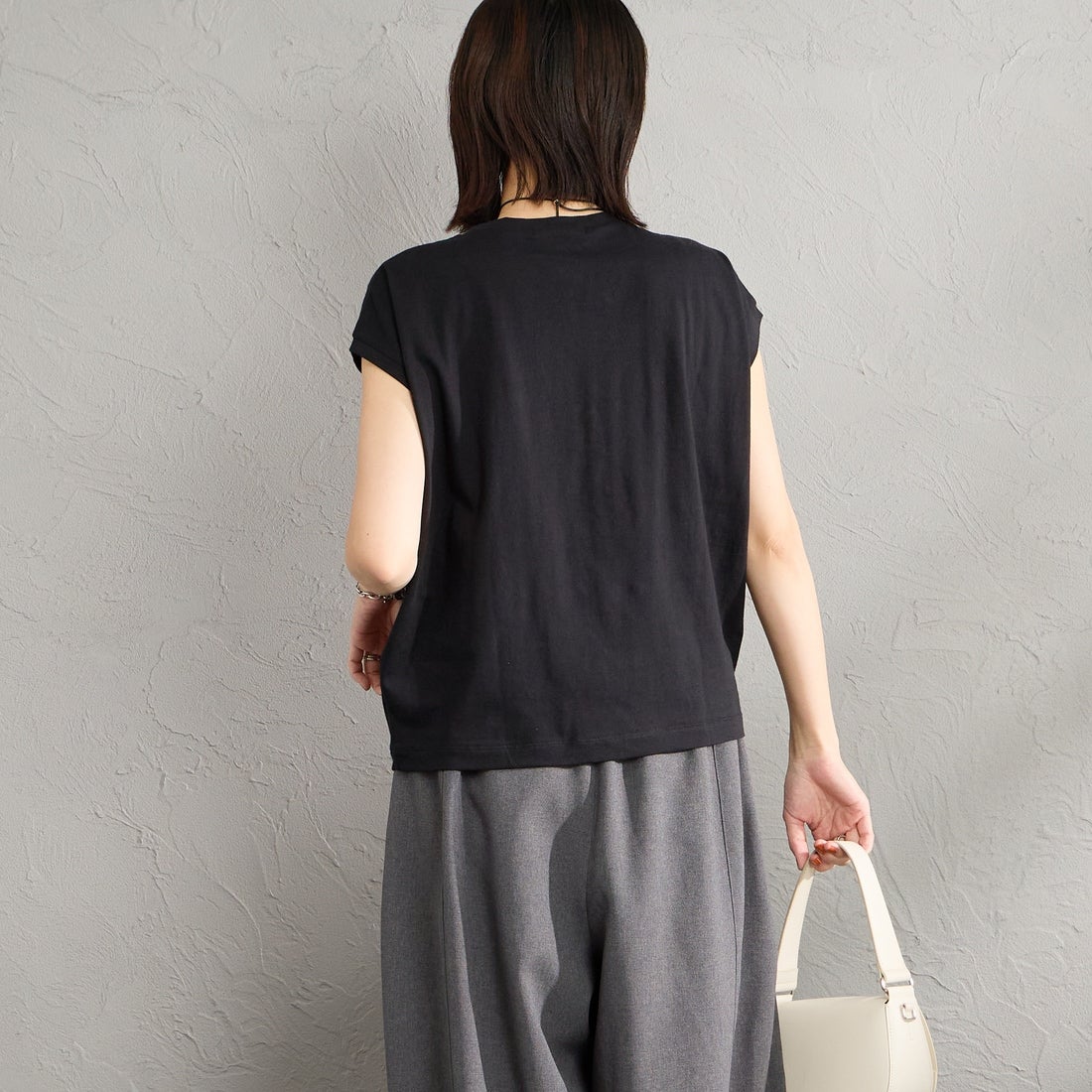 mizuiro ind [ミズイロインド] フレンチスリーブフリルプルオーバー [1-210082] 99 BLACK &&モデル身長：160cm 着用サイズ：F&&