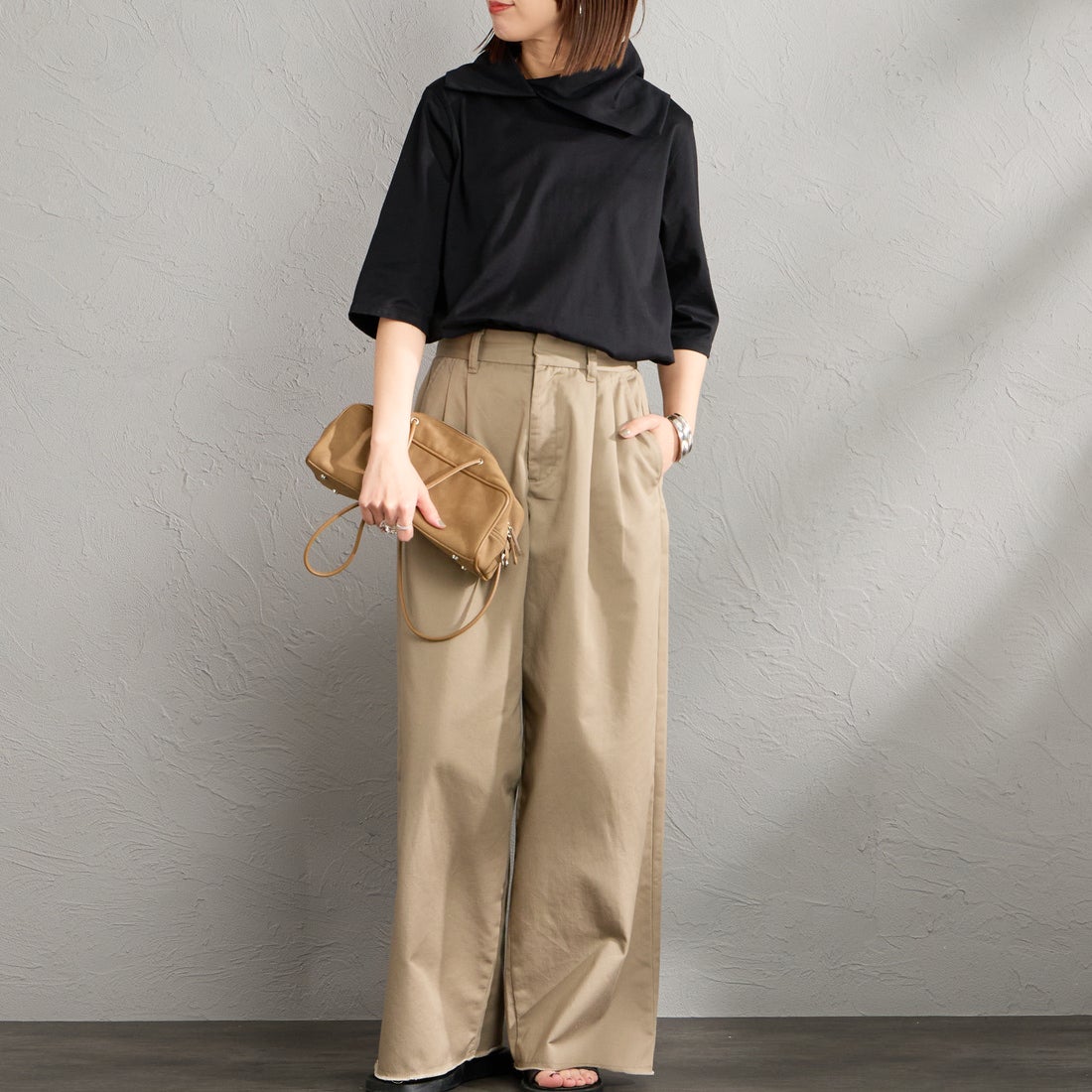 mizuiro ind [ミズイロインド] アシンメトリーカラープルオーバー [1-210071] 99 BLACK &&モデル身長：159cm 着用サイズ：F&&